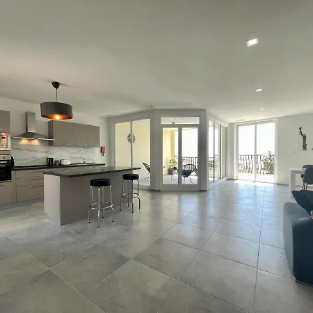 Apartman 190 Sqm In Swieqi With Views And Free High Speed Wifi