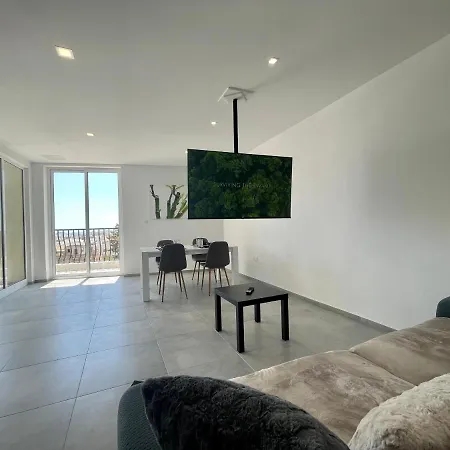 Apartment 190 Sqm In Swieqi With Views And Free High Speed Wifi Is-Swieqi