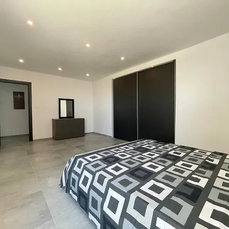 190 Sqm In Swieqi With Views And Free High Speed Wifi Apartment Is-Swieqi