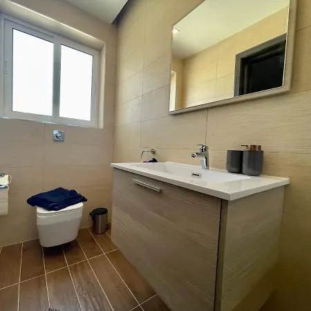 190 Sqm In Swieqi With Views And Free High Speed Wifi * Is-Swieqi