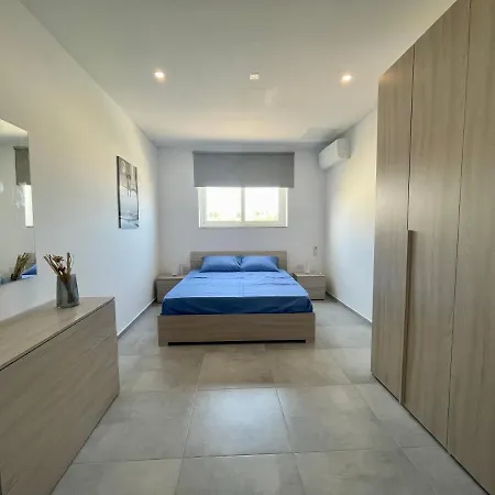 Apartment 190 Sqm In Swieqi With Views And Free High Speed Wifi *