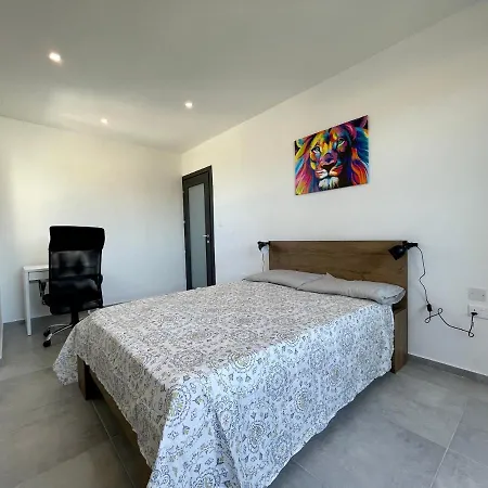 190 Sqm In Swieqi With Views And Free High Speed Wifi Apartment *