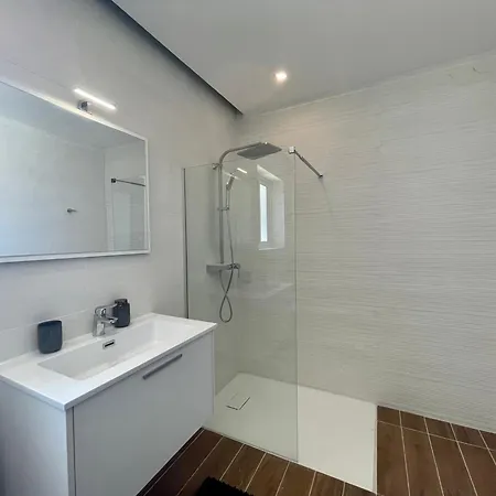 190 Sqm In Swieqi With Views And Free High Speed Wifi * Is-Swieqi