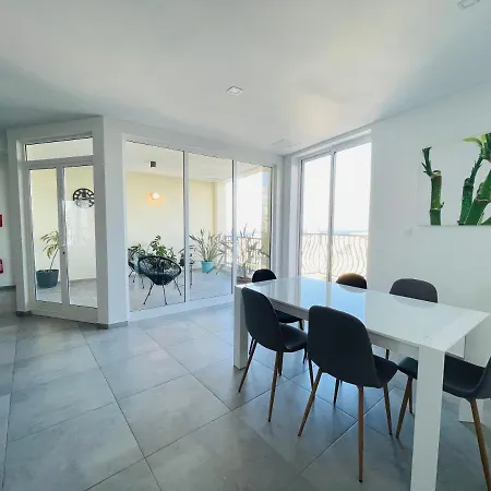 190 Sqm In Swieqi With Views And Free High Speed Wifi * Is-Swieqi