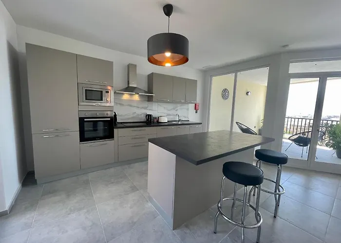 Apartamento 190 Sqm In Swieqi With Views And Free High Speed Wifi