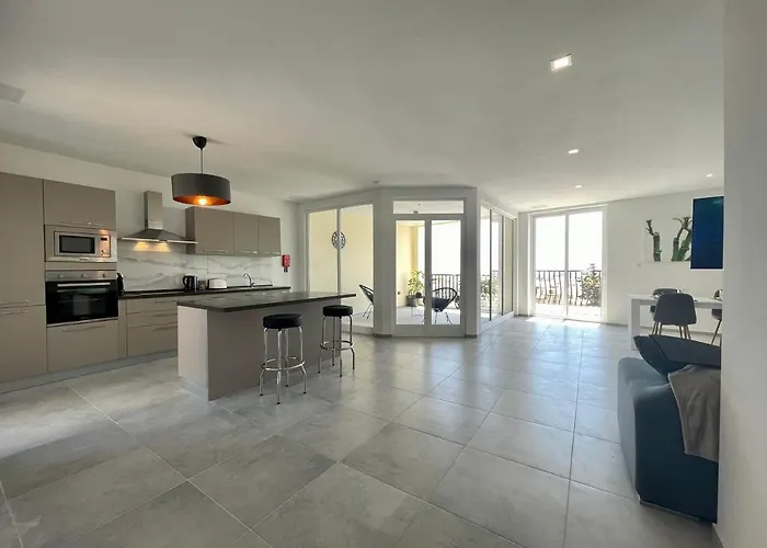 Apartamento 190 Sqm In Swieqi With Views And Free High Speed Wifi
