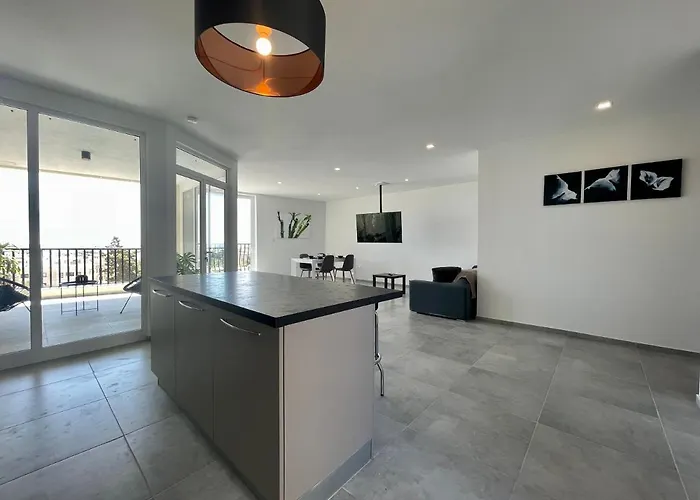 190 Sqm In Swieqi With Views And Free High Speed Wifi Apartamento