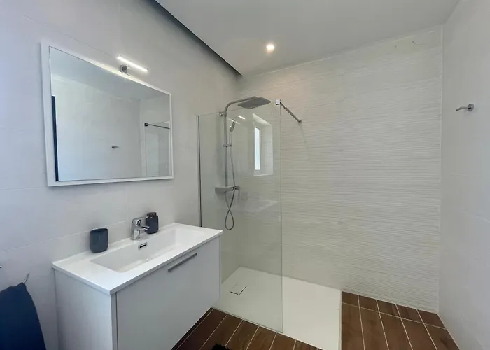 190 Sqm In Swieqi With Views And Free High Speed Wifi * Is-Swieqi